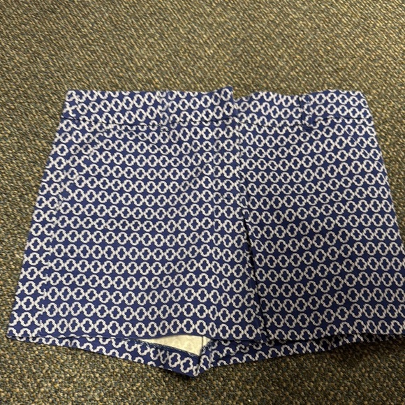 Rose & olive shorts size 6 // 061702 - Picture 1 of 2